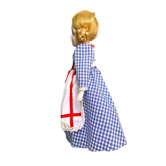 Porcelain Doll With Stand Traditional Dress With Removable Tulle Poof - Picture 3 of 11